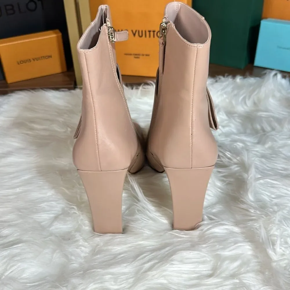 Brand new Nine West booties